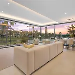 Vila Sandie Front Golf Cinema Sauna Jacuzzi Kids Playground