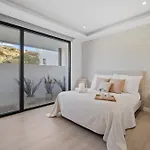 Sandie Front Golf Cinema Sauna Jacuzzi Kids Playground Vila Estepona