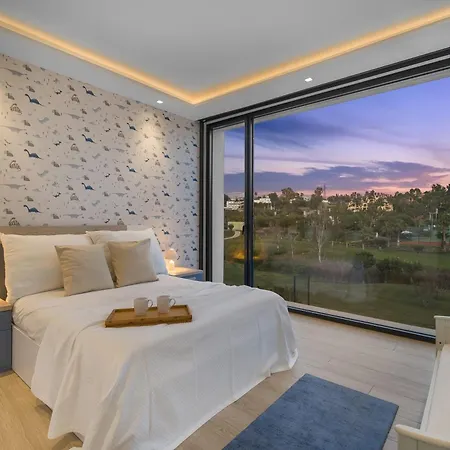 Sandie Front Golf Cinema Sauna Jacuzzi Kids Playground فيلة إِستيبونا