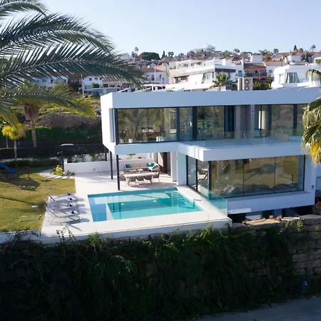 Vila Sandie Front Golf Cinema Sauna Jacuzzi Kids Playground Estepona