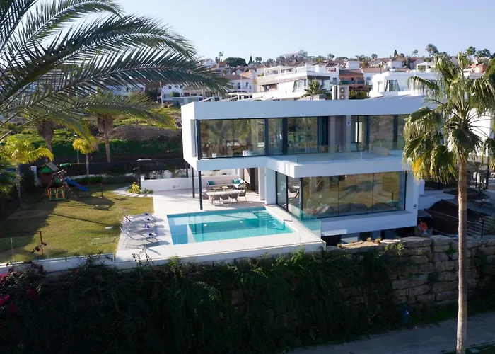 Villa Sandie Front Golf Cinema Sauna Jacuzzi Kids Playground Estepona