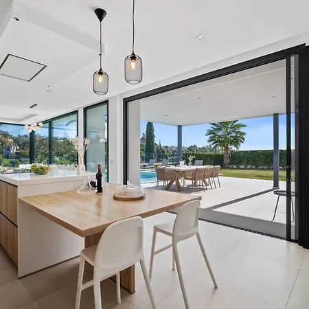 Sandie Front Golf Cinema Sauna Jacuzzi Kids Playground 别墅 *