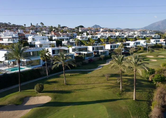 Sandie Front Golf Cinema Sauna Jacuzzi Kids Playground 别墅